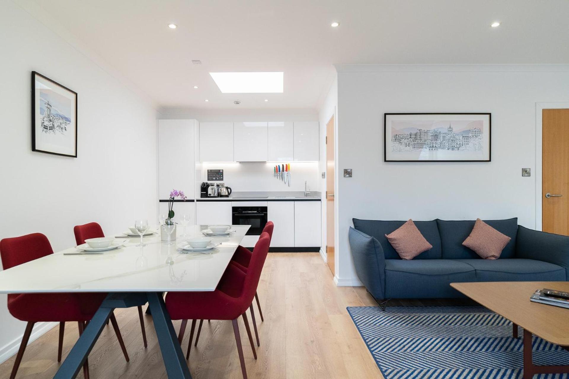 Premier Fountain Court EDI